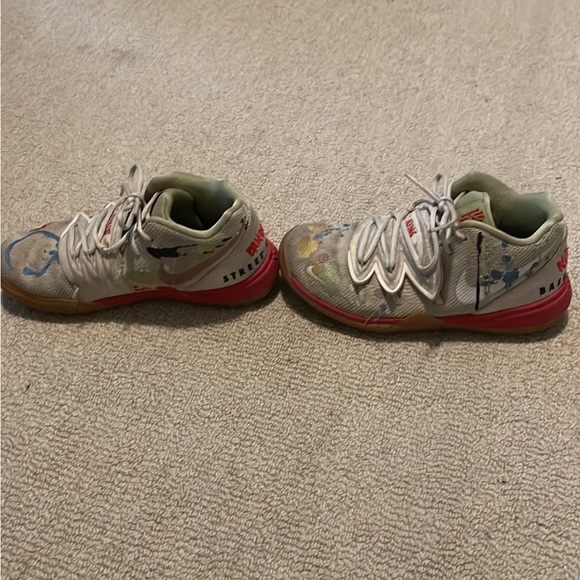 Size 2 youth 
Used
Doesn’t come with box
100% still usable - Picture 6 of 7